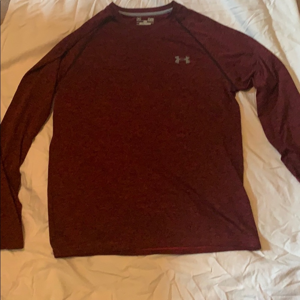 NWOT Long sleeve under armour shirt.